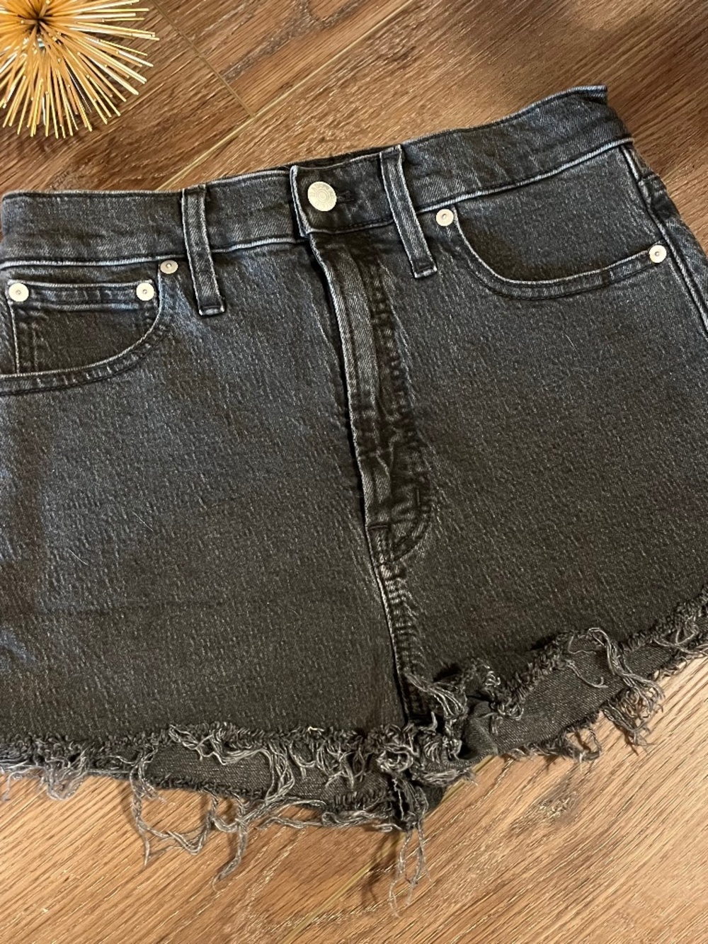 Madewell Perfect Vintage Denim Shorts Cut Off Black Size 27  Raw Hem